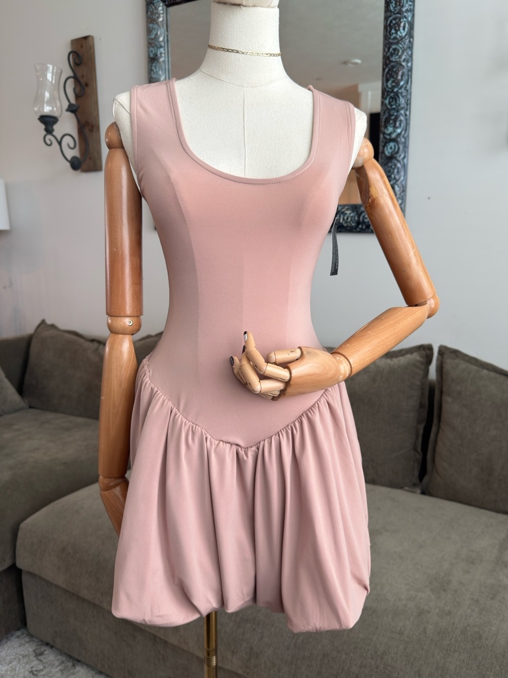 WeWoreWhat Deep V Waist Bubble Mini Dress in Blush/Pink | Size S - Picture 3 of 14